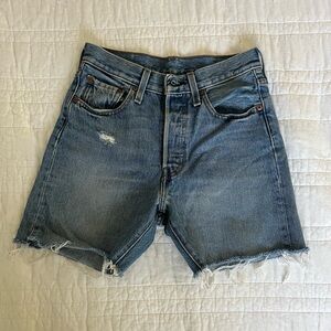 Levi’s 501 Mid Thigh Shorts Light Wash Size 25